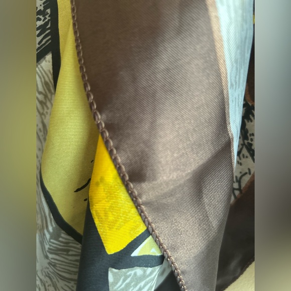 Picasso print scarf - Picture 8 of 8